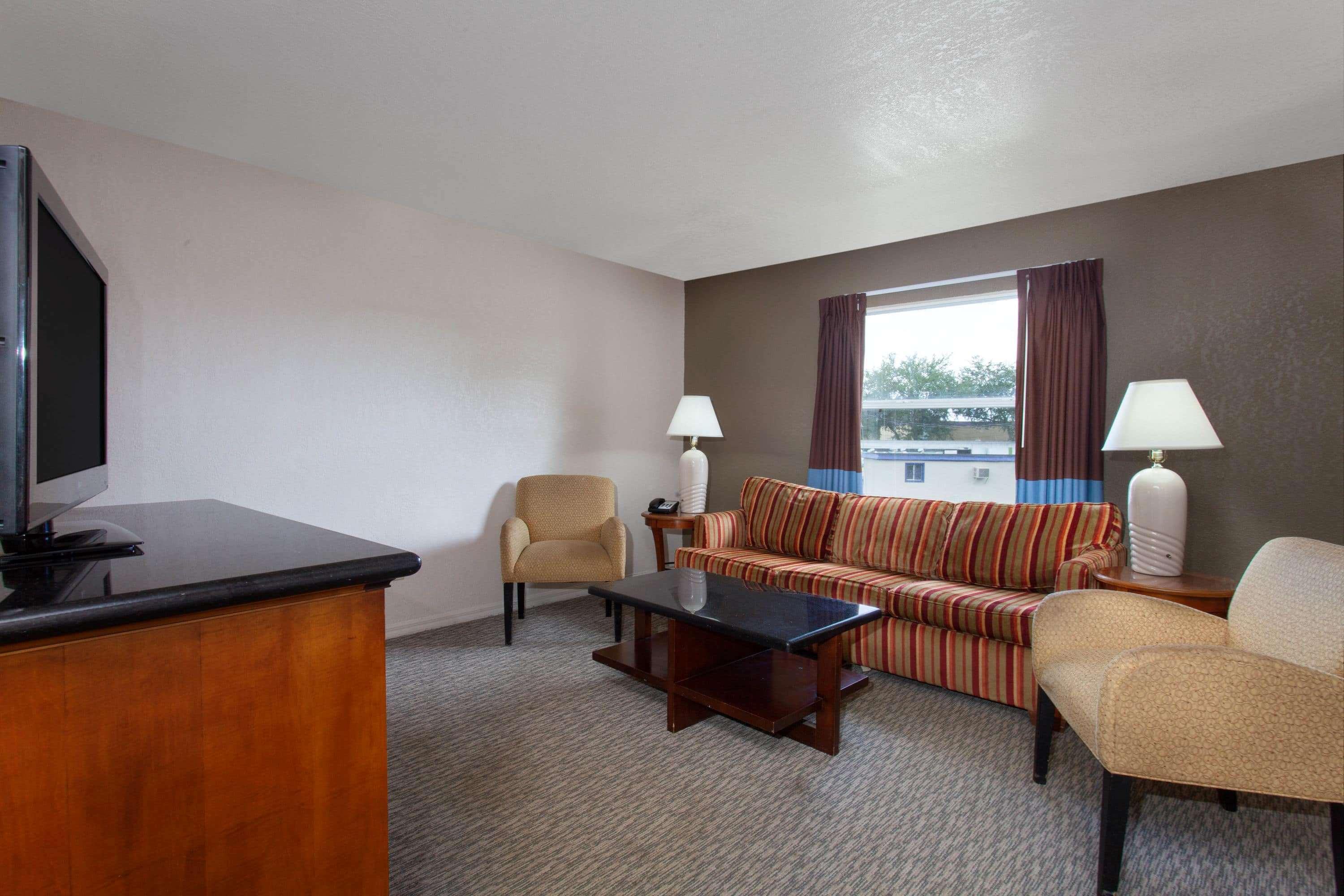 Super 8 By Wyndham Kissimmee Motel Екстериор снимка