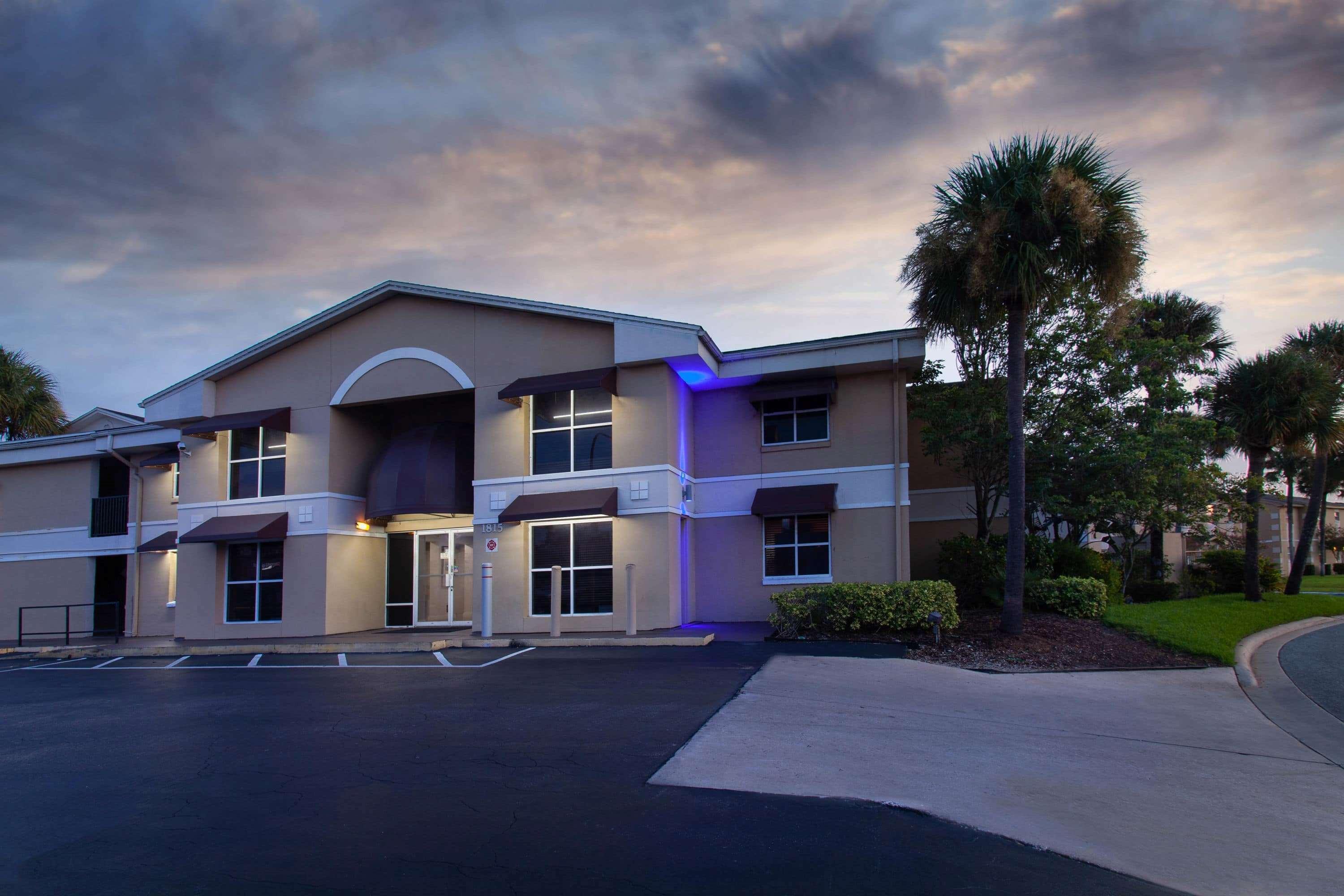 Super 8 By Wyndham Kissimmee Motel Екстериор снимка