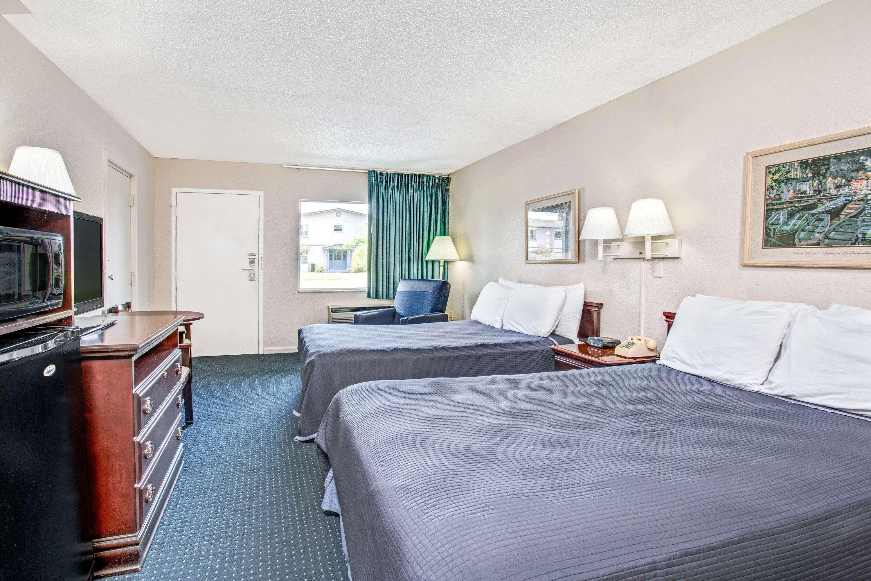 Super 8 By Wyndham Kissimmee Motel Екстериор снимка