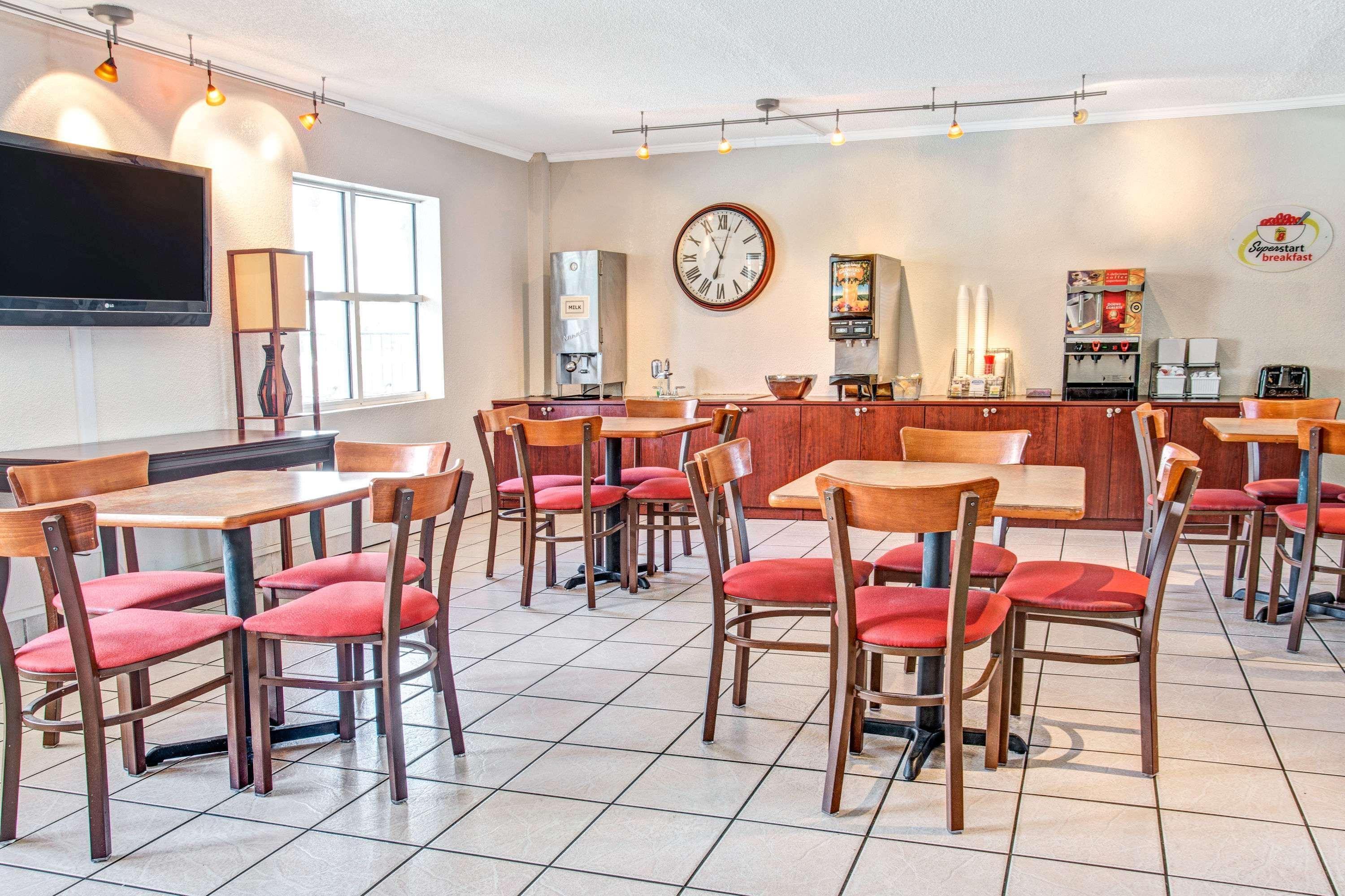 Super 8 By Wyndham Kissimmee Motel Екстериор снимка