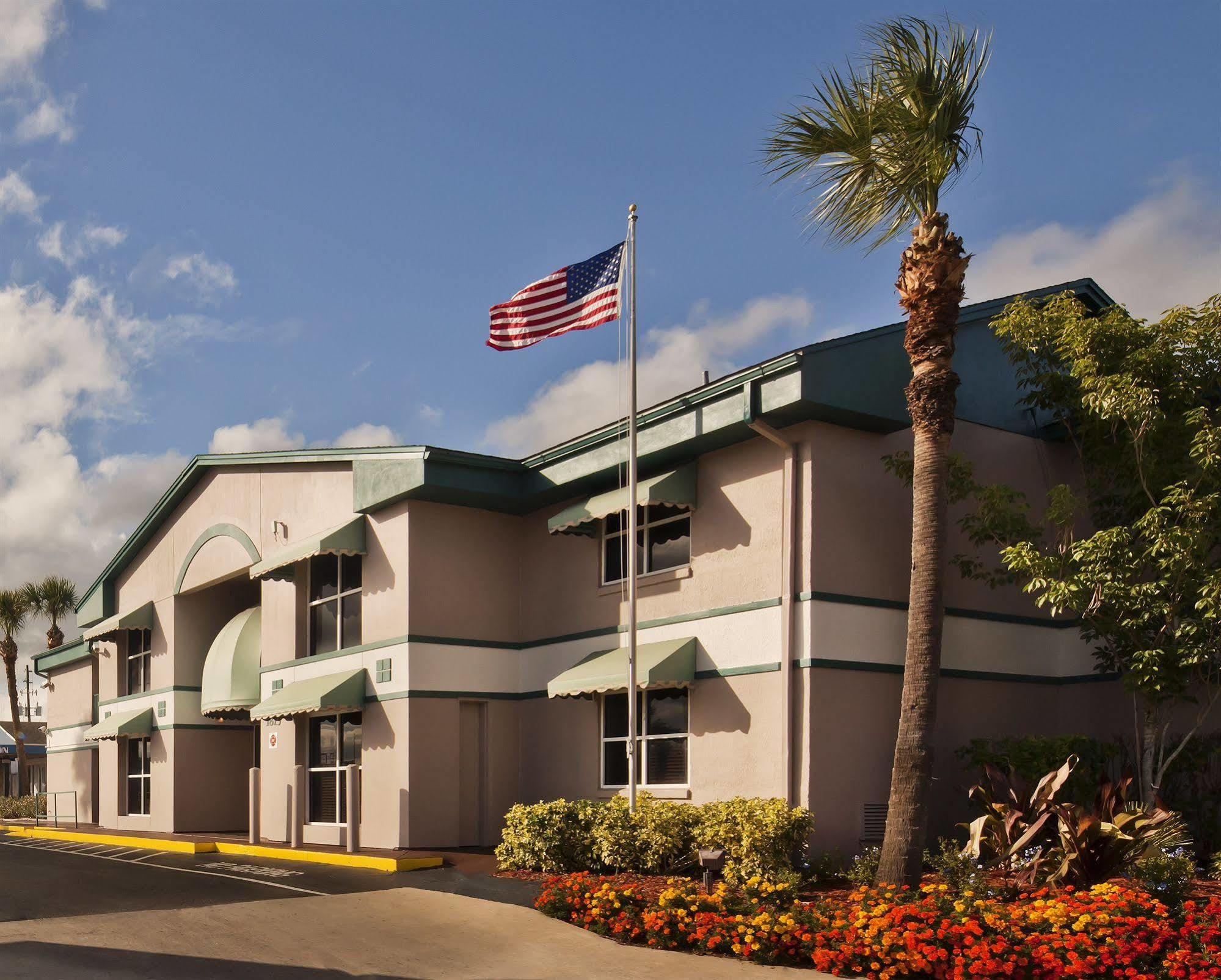 Super 8 By Wyndham Kissimmee Motel Екстериор снимка