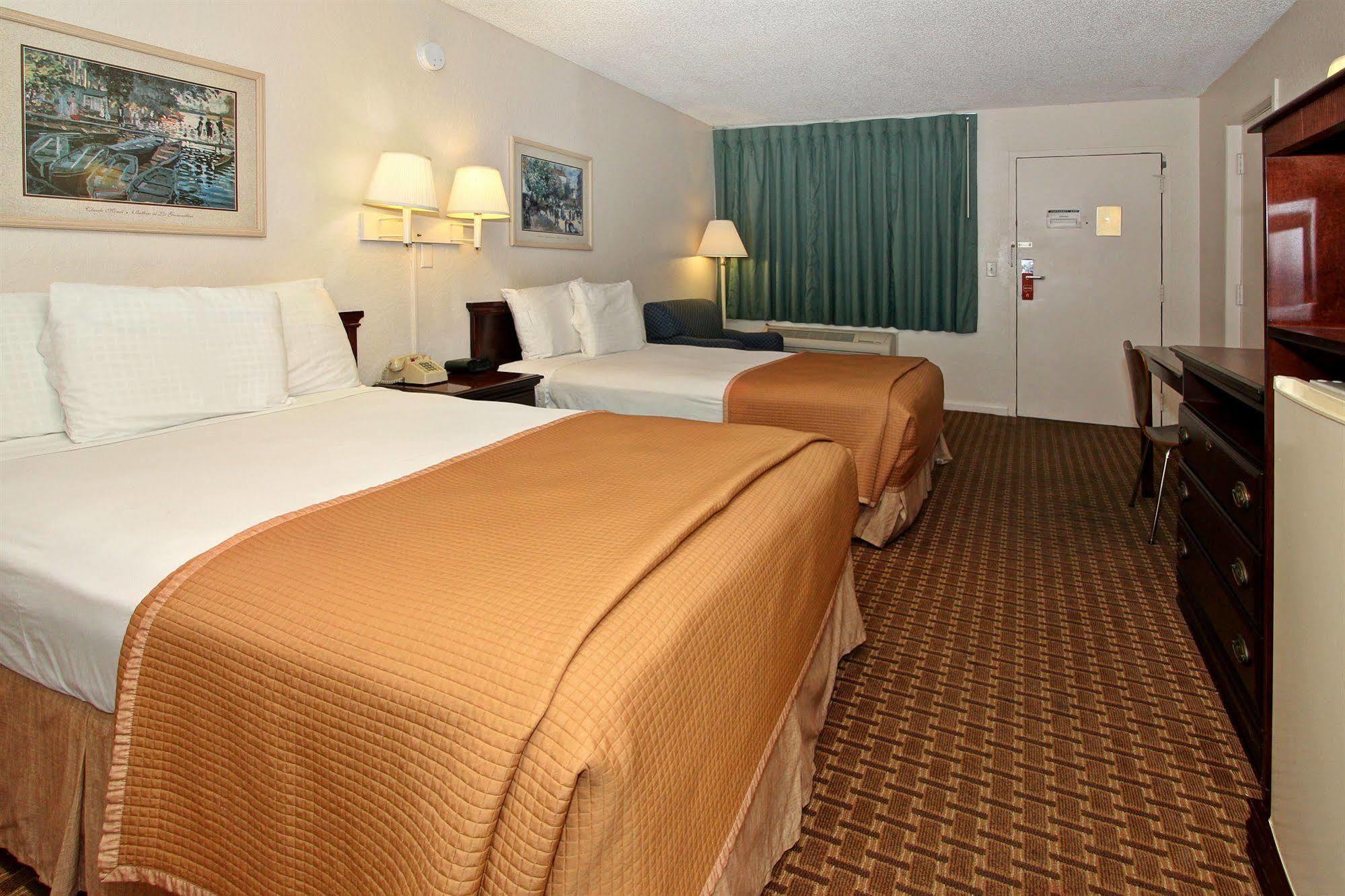 Super 8 By Wyndham Kissimmee Motel Екстериор снимка