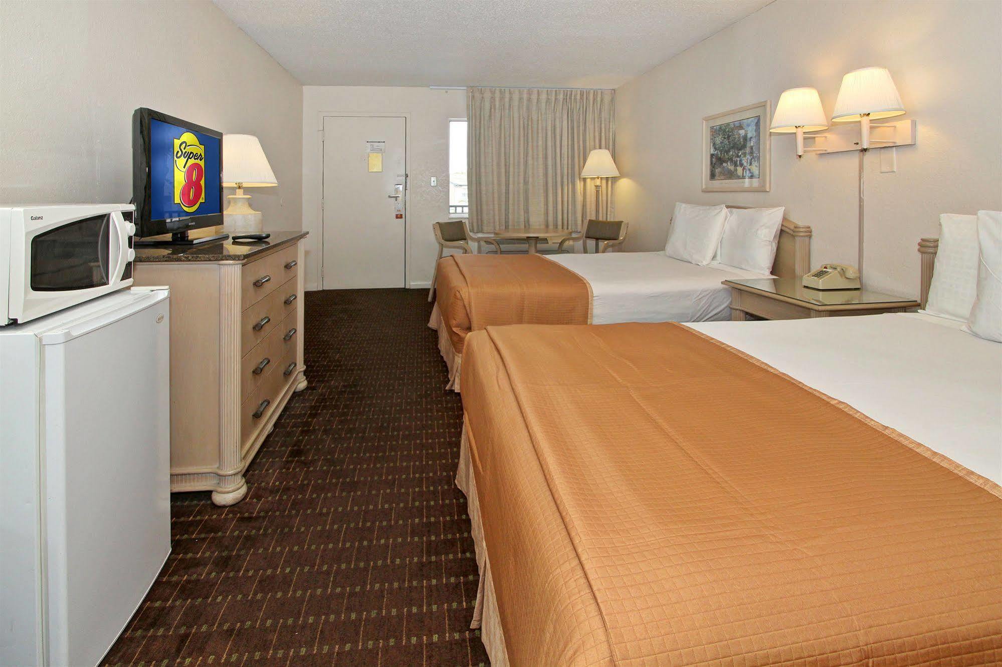 Super 8 By Wyndham Kissimmee Motel Екстериор снимка