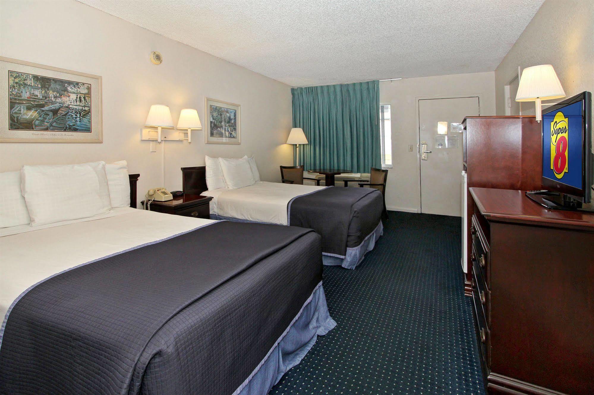 Super 8 By Wyndham Kissimmee Motel Екстериор снимка